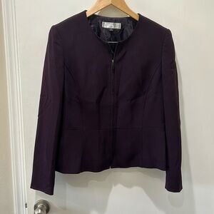 Tahari deep purple blazer and trouser suit set with silver hardware - Size 12P